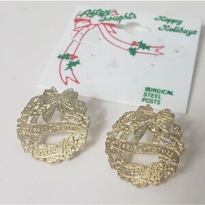 VINTAGE 1994 Goldtone Filigree Christmas Wreath Pierced Earrings